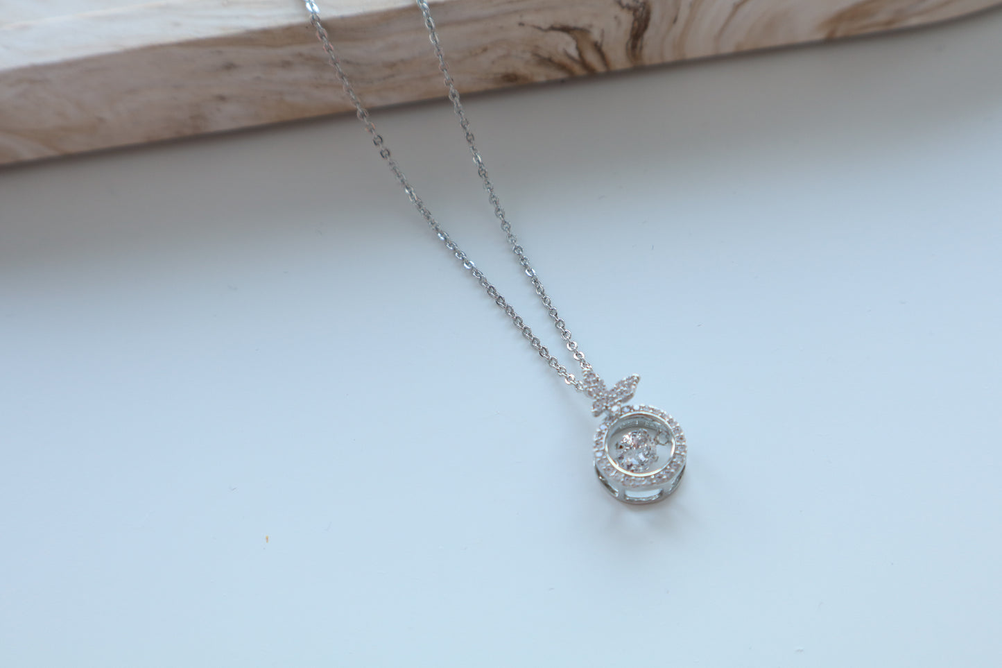 Brea moving pendant necklace