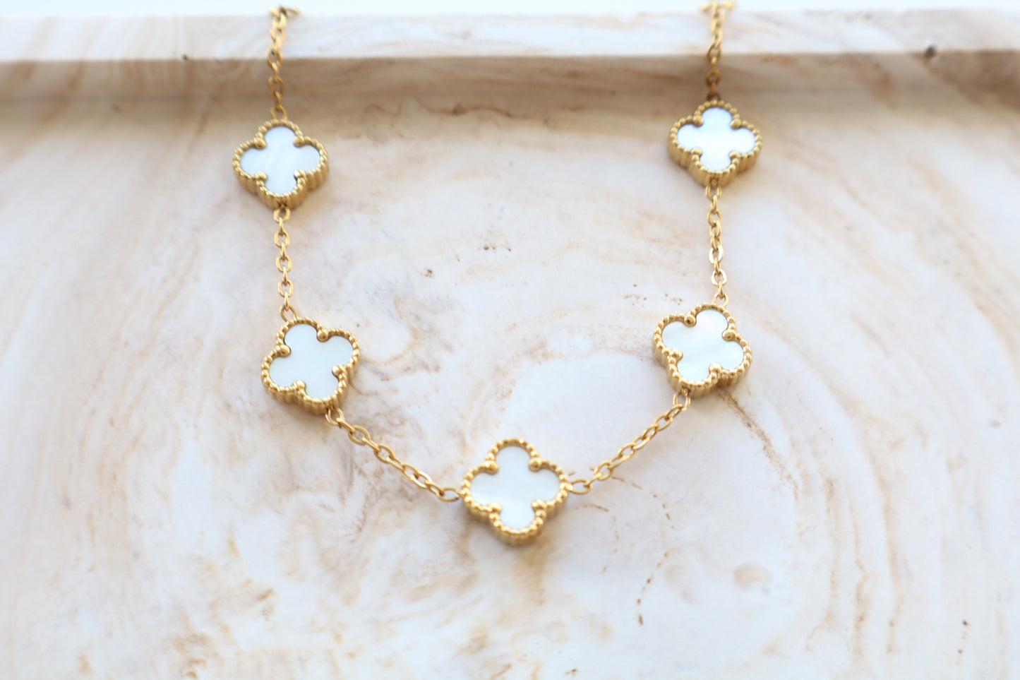 Emma bracelet (mother of pearl)