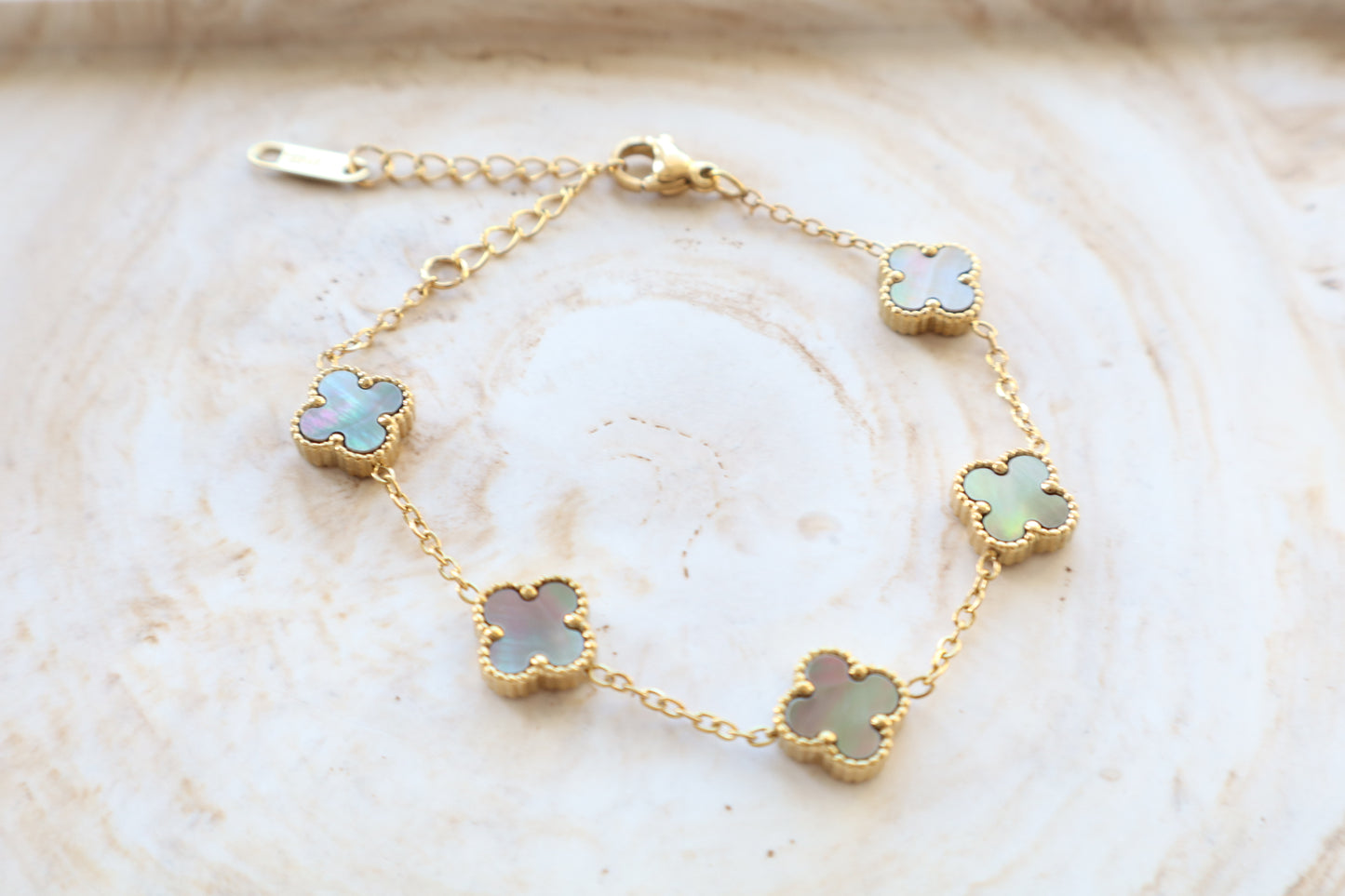Emma bracelet (mother of pearl)