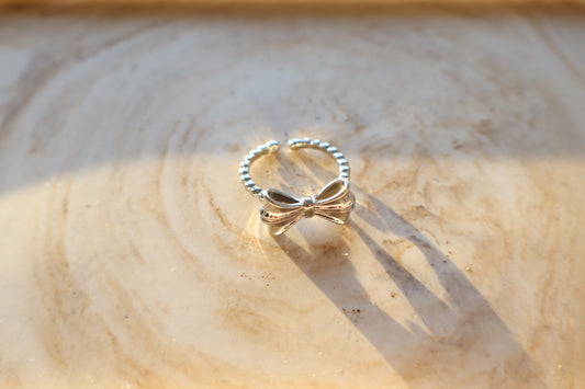 The Bow Ring (silver)